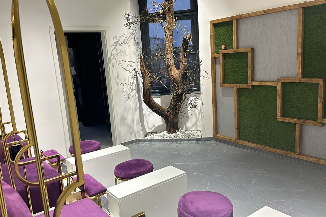 Sonail Wimpern & Keratin, Burggasse - Stadthalle, Wien