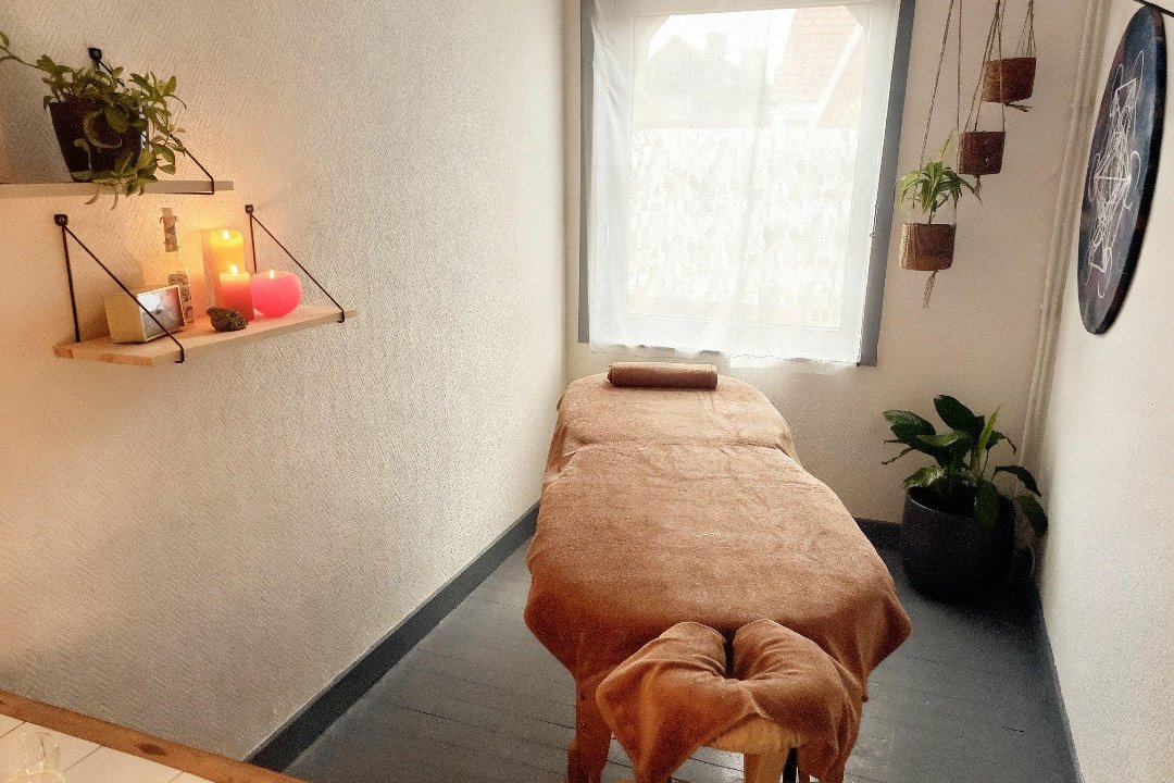 Ainé - Healing& Massage, Ostend, West-Vlaanderen