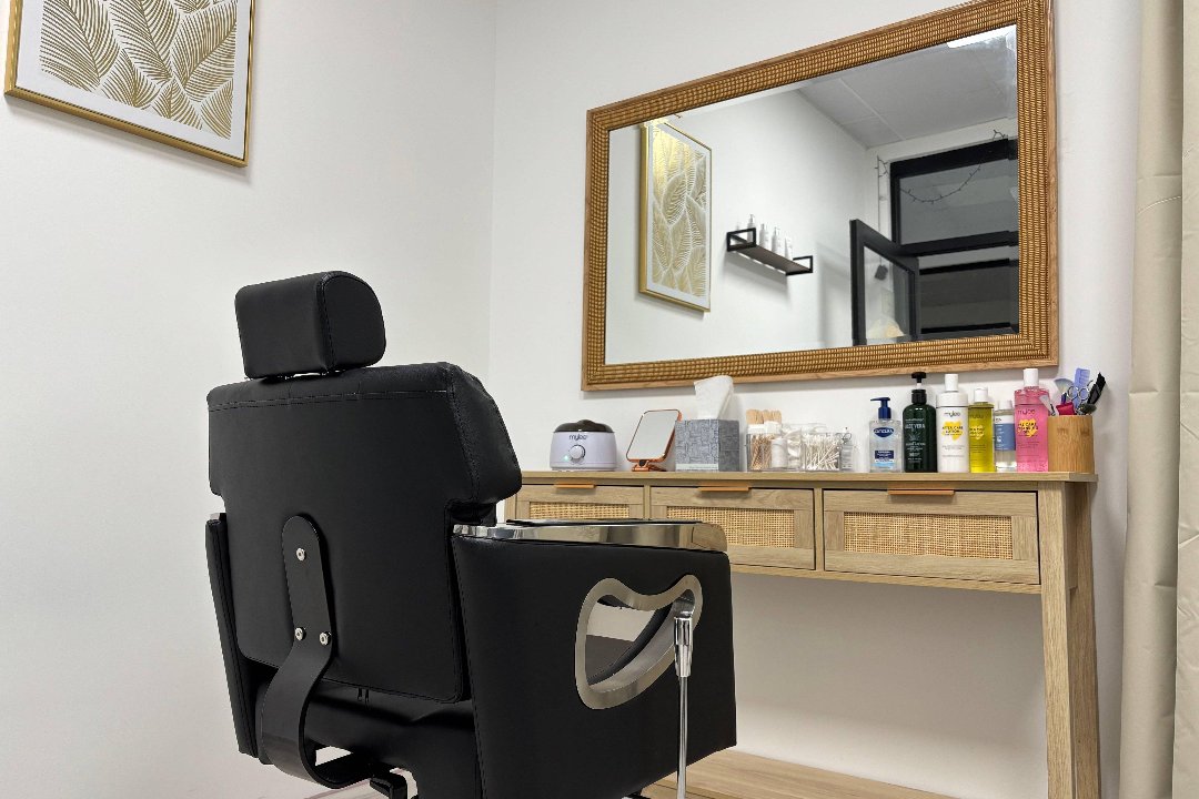 Amoré Beauty, Halesowen, West Midlands County