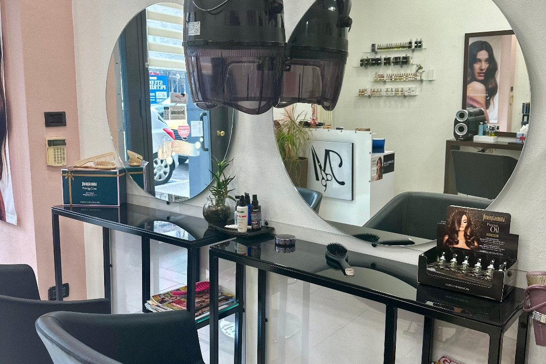 Mani di Forbice Parrucchieri, Ferrara, Emilia-Romagna