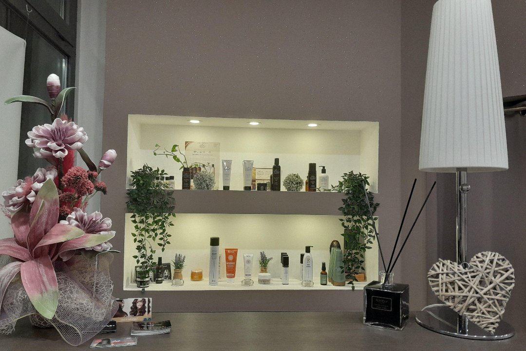 David Hair Stylist by Anna Rita, Massarenti, Bologna