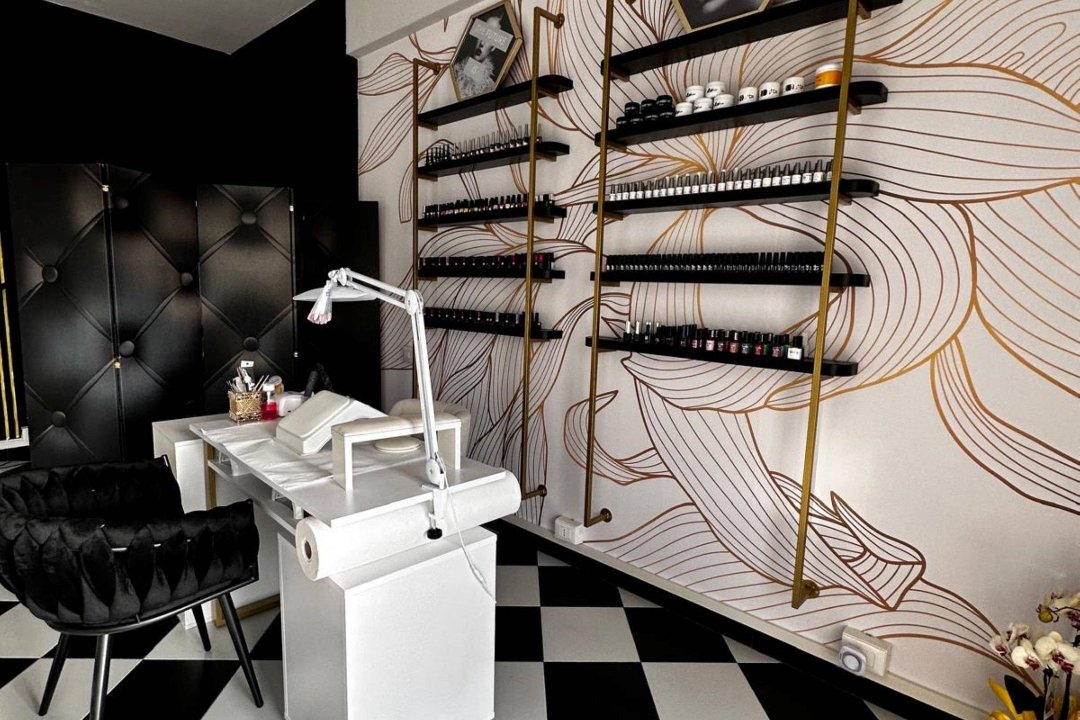 AD Nails by Pleshakova, Isola Sacra, Lazio