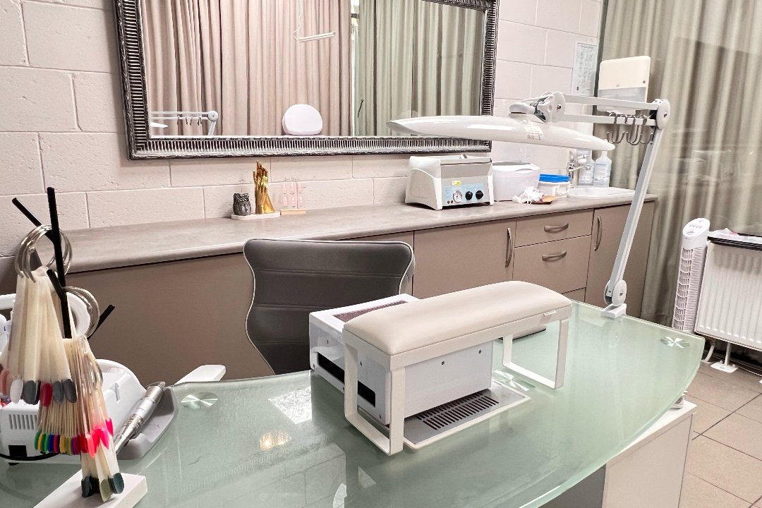 Manikiūro ir pedikiūro meistrė Marina, Vilijampole, Kaunas