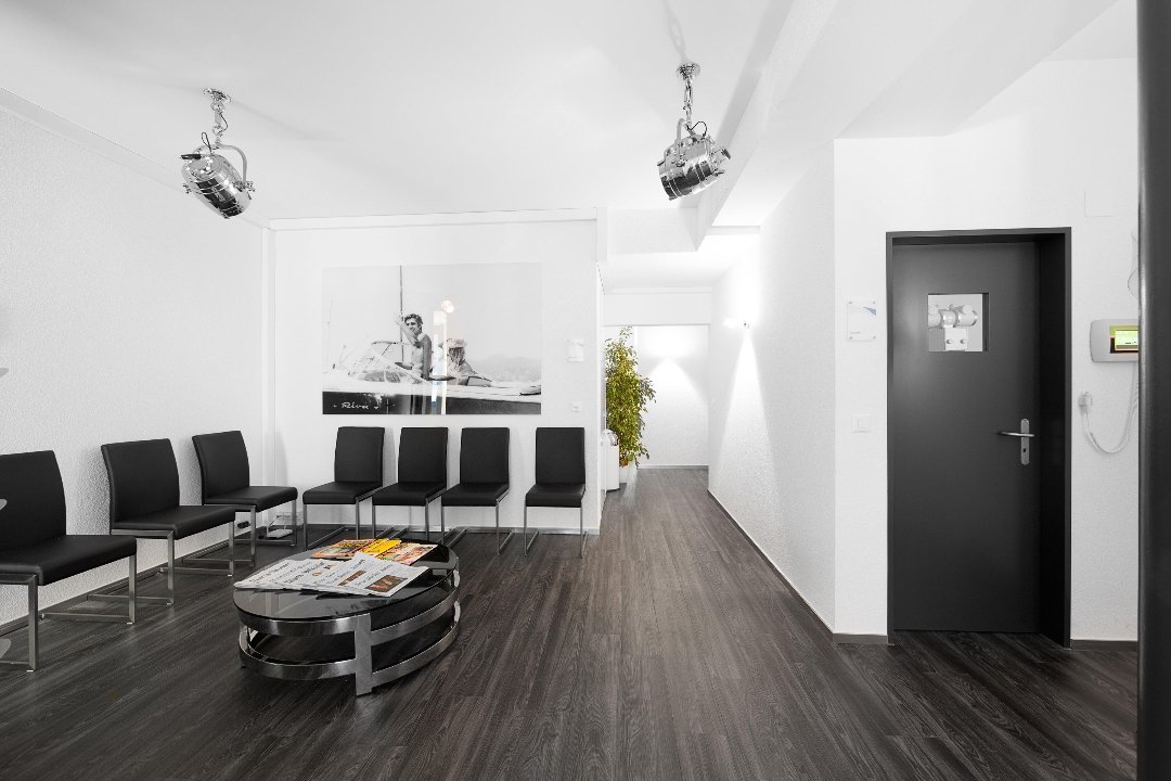 Ästhetische Medizin Rüti + Bäch, Bäch, Kanton Schwyz