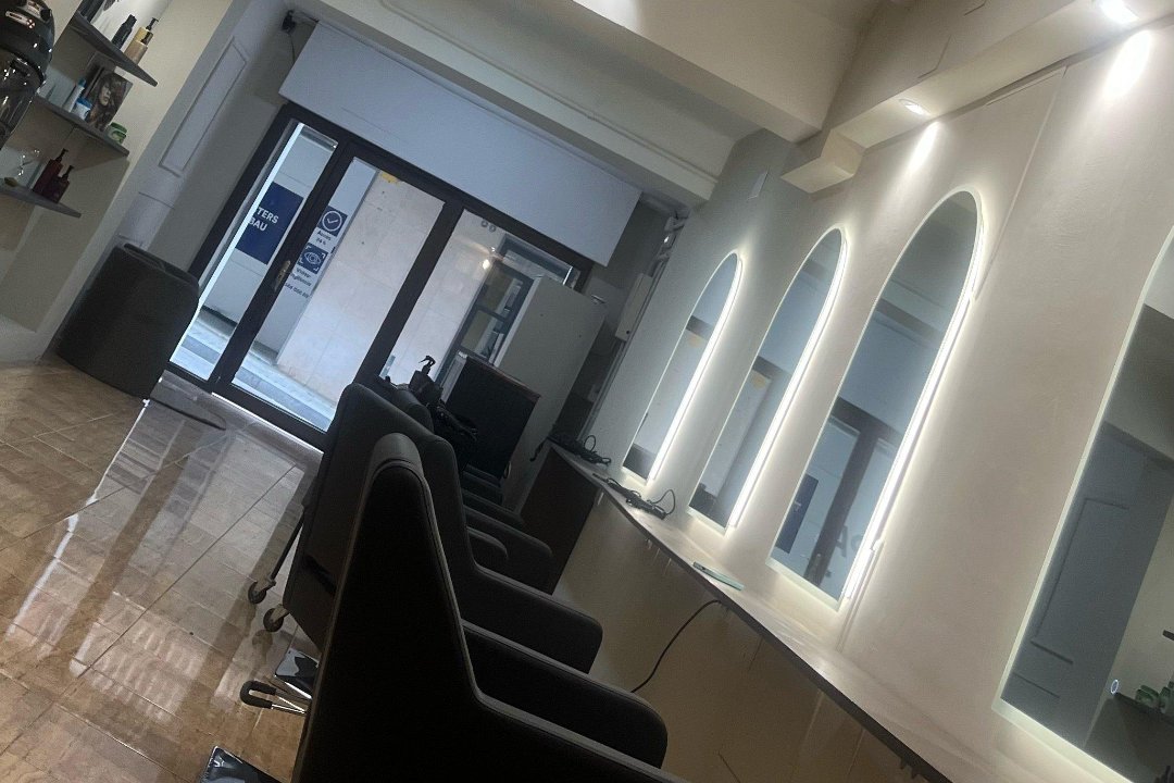 Meninas - Barcelona, Via Augusta, Barcelona