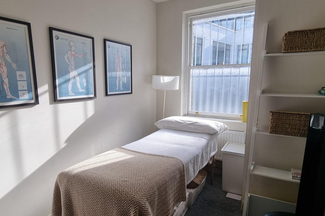 Oceanic Feeling Acupuncture, Great Eastern Street, London