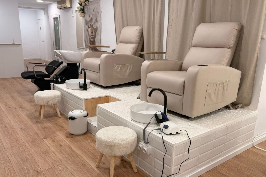 Esther Beauty Salón, Collblanc, Provincia de Barcelona