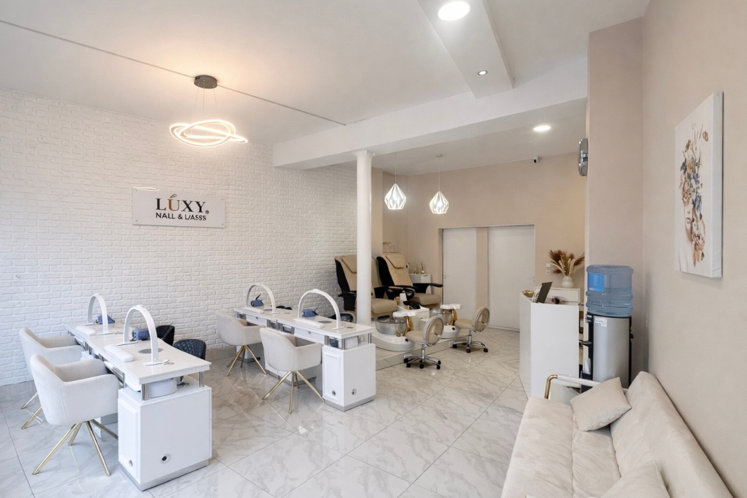 LUXY Nails & Lashes, Ostend, Frankfurt am Main