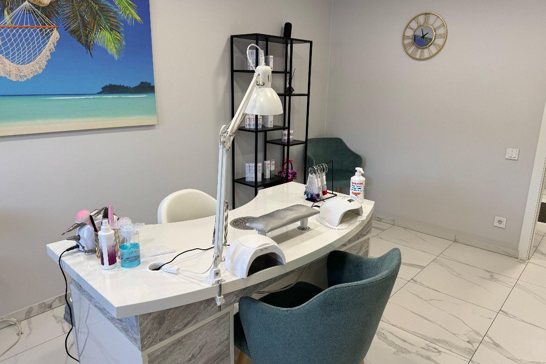 J.R. manicure & pedicure, Vilkpede, Vilnius