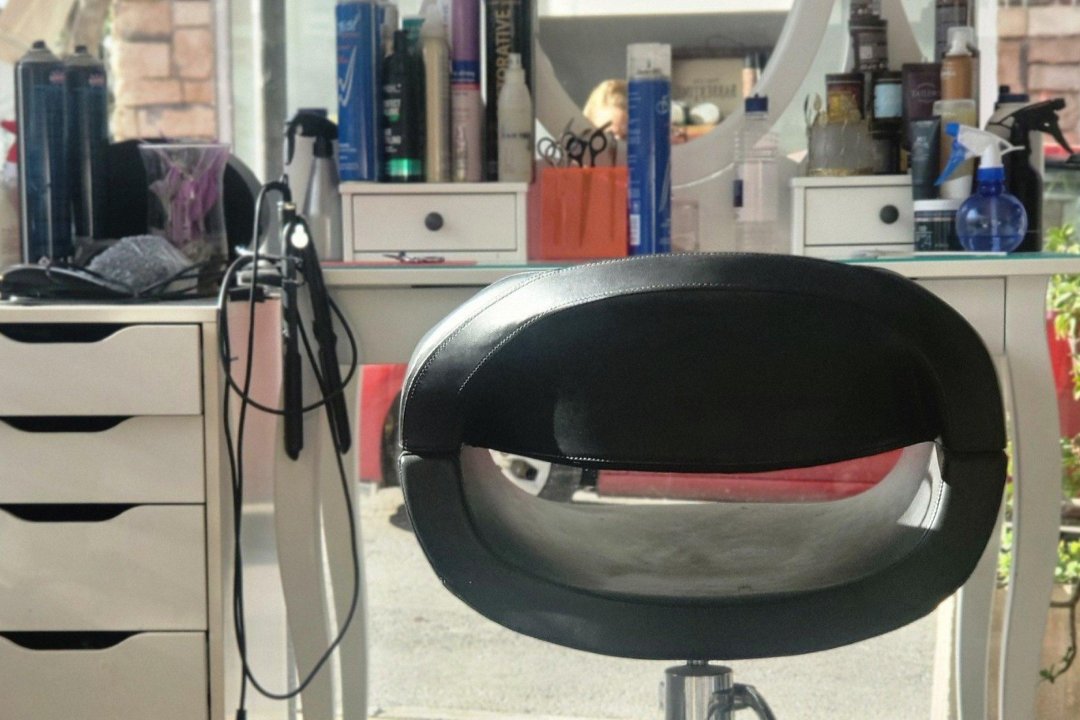 B.U. boutique Κομμωτήριο Πυλαία, Pilaia, Perifereiaki Enotita Thessalonikis