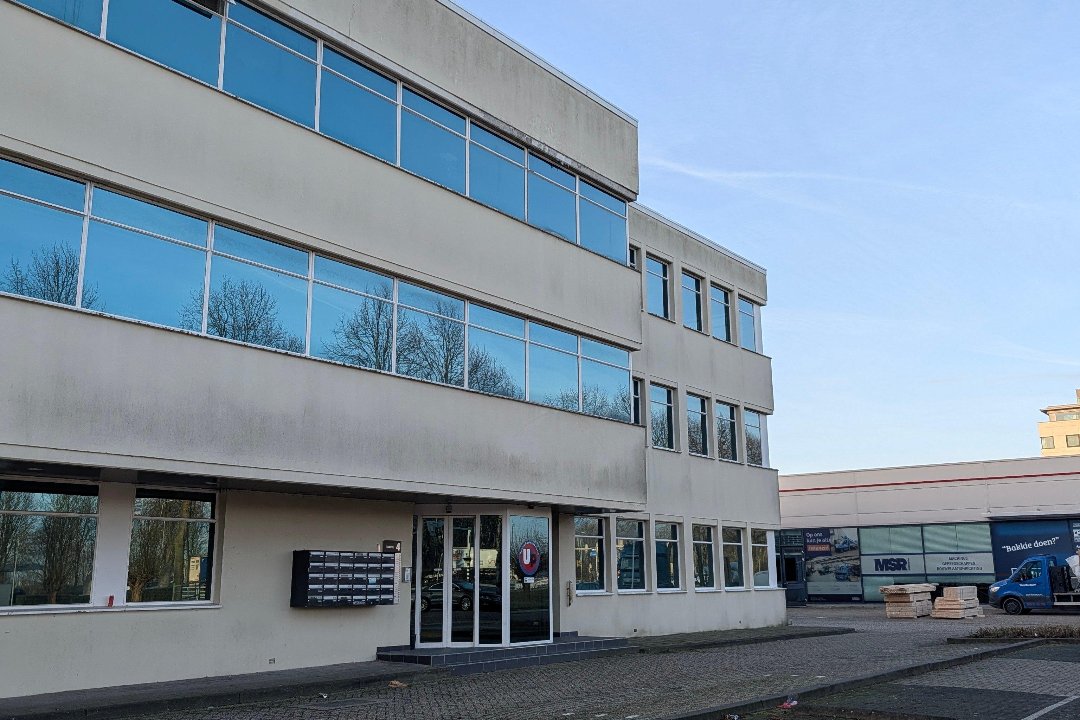 Studio Simply Perfect, Spijkenisse Centrum metro, Zuid-Holland