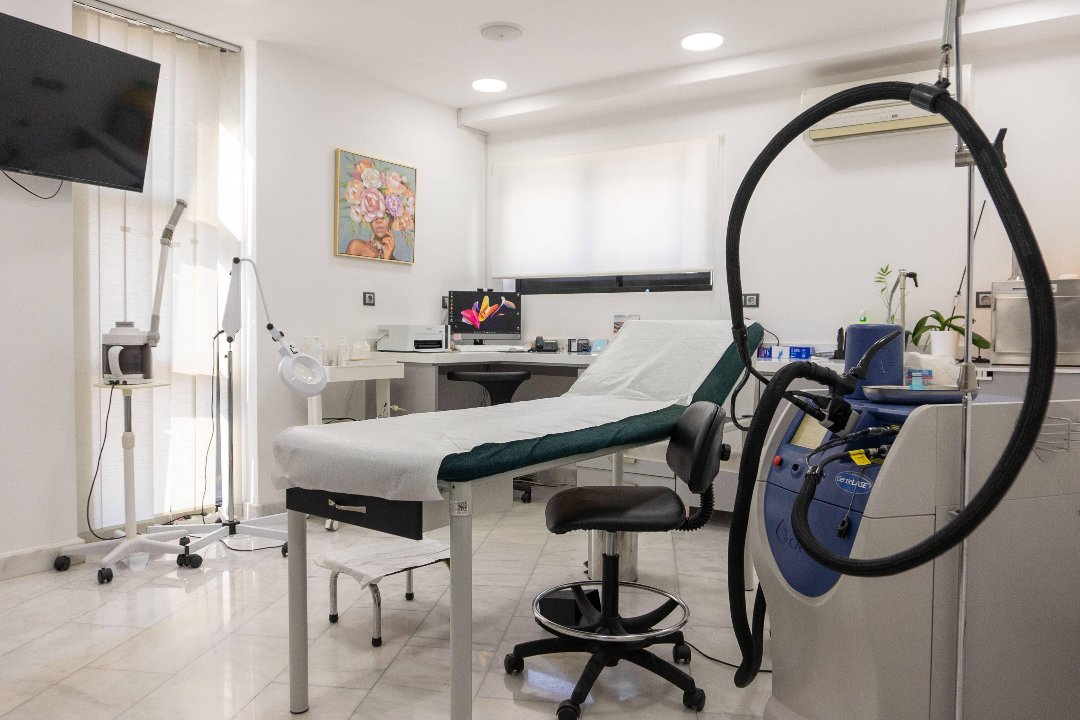 MediOne Γλυφάδας – Διαγνωστικά Κέντρα & Πολυιατρεία, Glyfada, Αττική