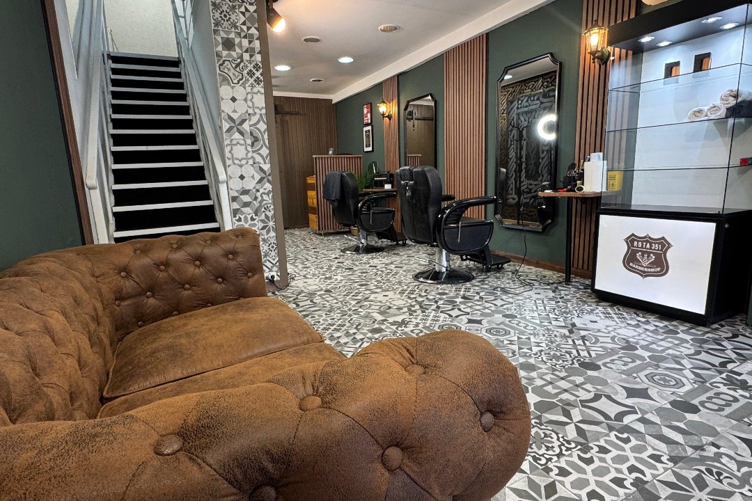 Rota 351 Barbershop, Almada