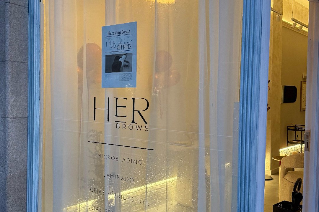 HER Brows by Vivian Cestra, Peixaría, A Coruña