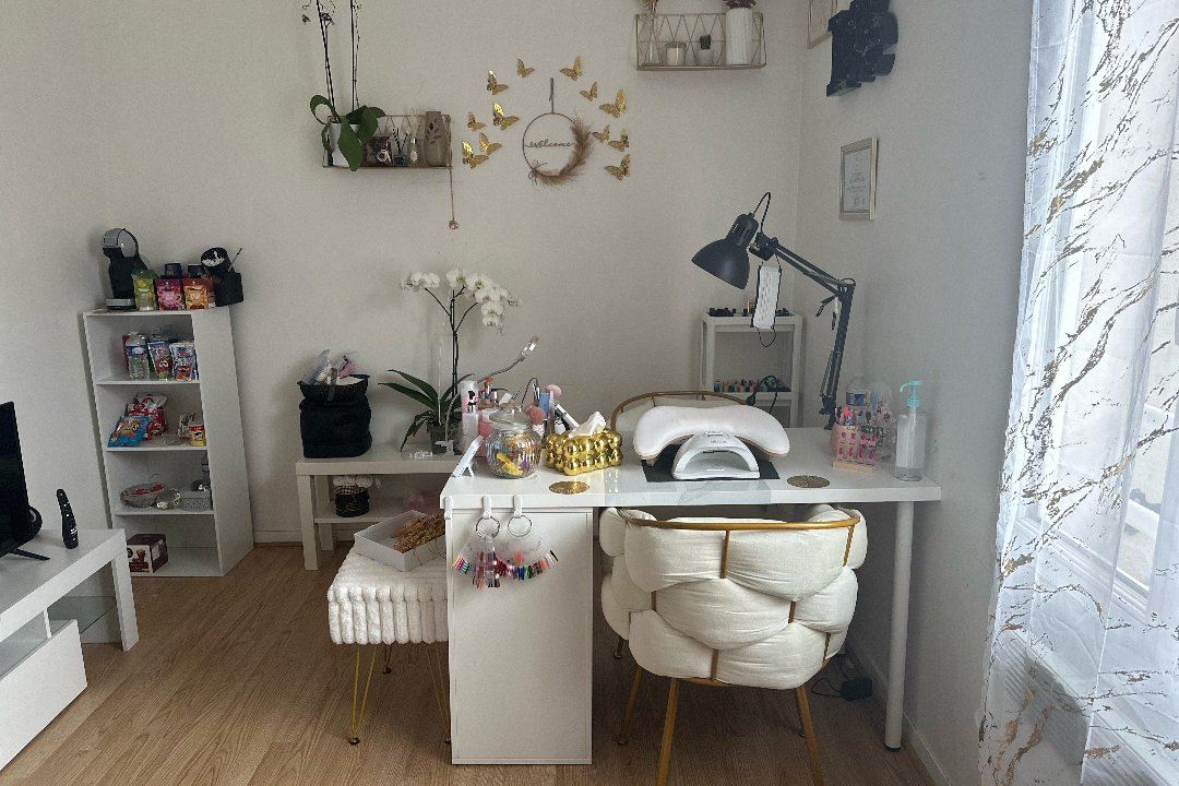 Lyly’s beauty, Chennevières-lès-Louvres, Val-d'Oise