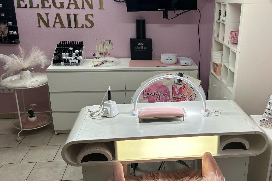 Elegant Nails, 22. Bezirk, Wien