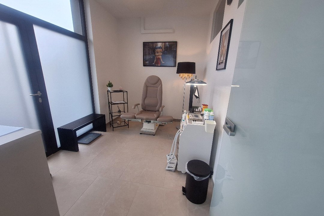 Fusspflege 22 by Sabrina, 22. Bezirk, Wien