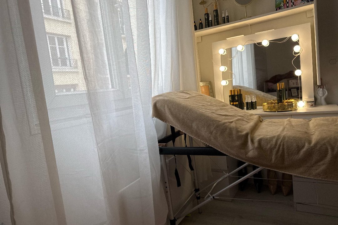 Laila, Les Princes - Marmottan, Hauts-de-Seine