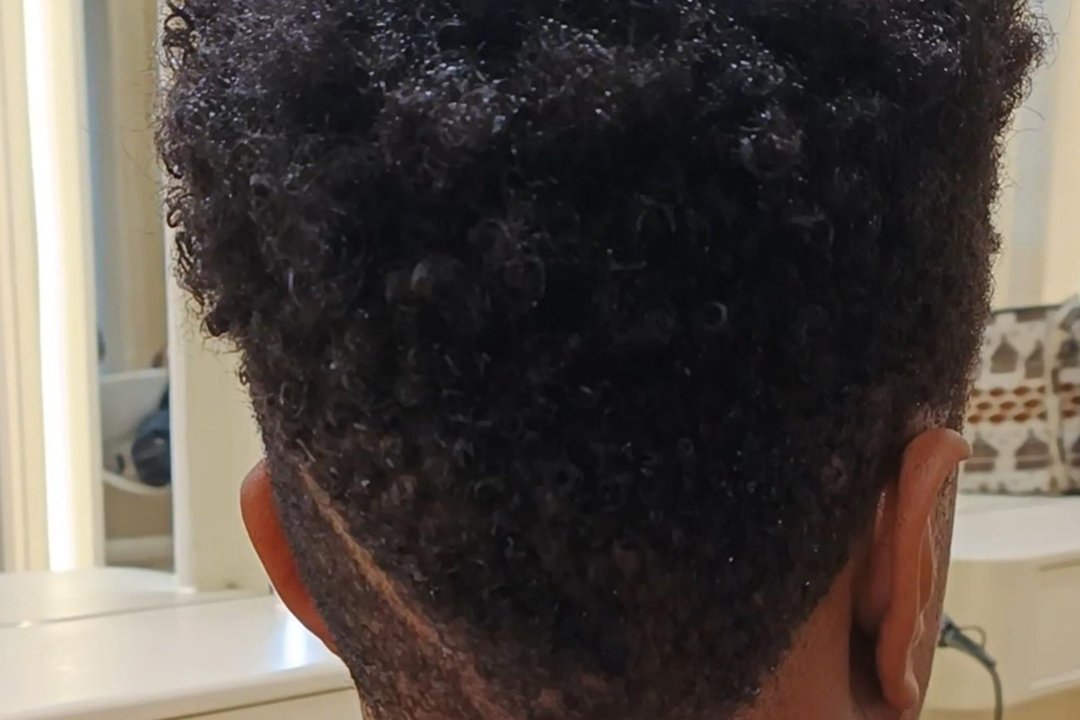 Kendra Hairdresser, Boulevard des Capucines, Paris