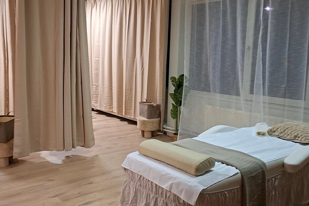 Doc Massage , Weesp, Noord-Holland