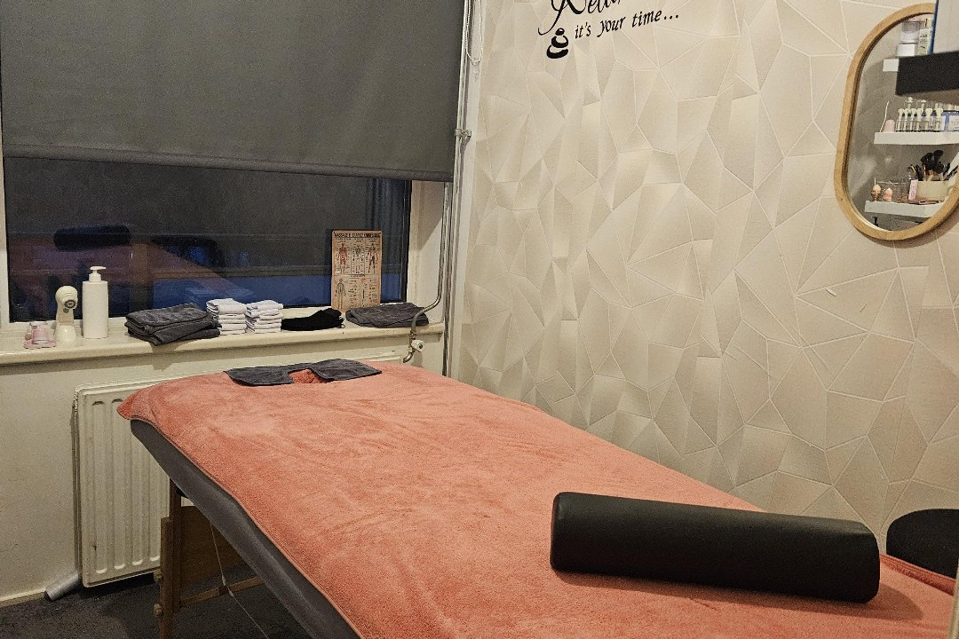 Naty Beauty & Much More, Overschie, Rotterdam