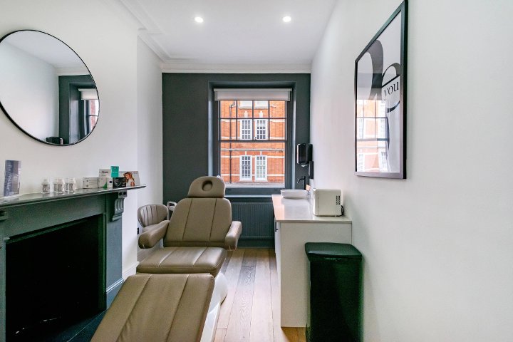 us-kin-aesthetic-clinic-treatment-room-beauty-in-great-titchfield