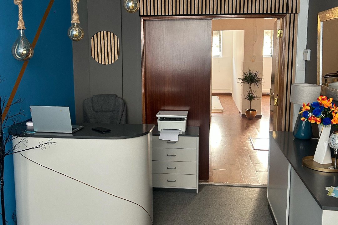 Aniri Skin, Bairro Mário Madeira, Distrito de Lisboa