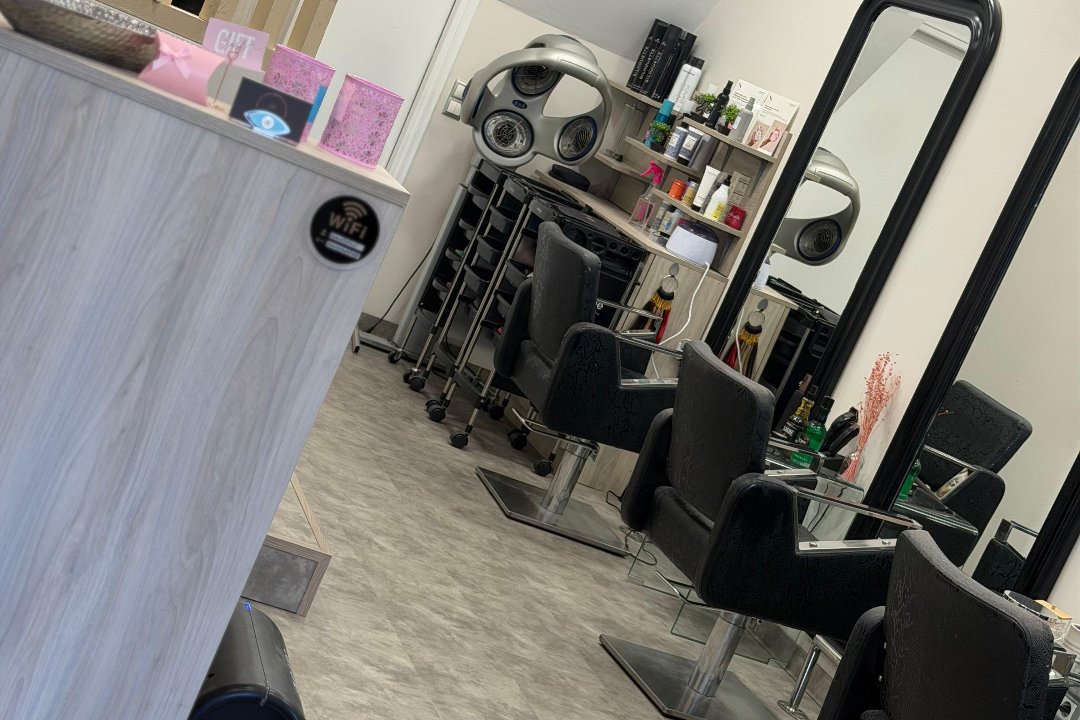 Beauty Hub Hair & Nails, Ano Liosia, Αττική