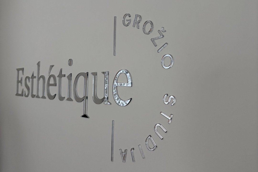 Manikiūro - pedikiūro meistrė Miglė | Esthetique grožio studija |, Pilaite, Vilnius