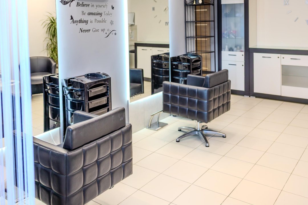 Sigutė kirpėja 4YOU grožio studija, Visoriai, Vilnius