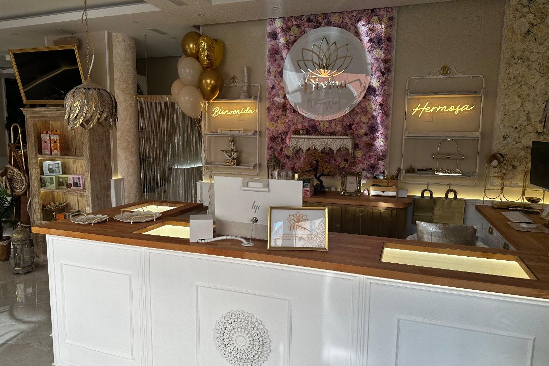 Divina Esencia, Canarias