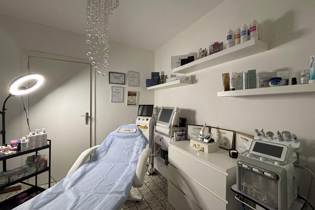 Xaura by ceylan, Strombeek-Bever, Province du Brabant flamand