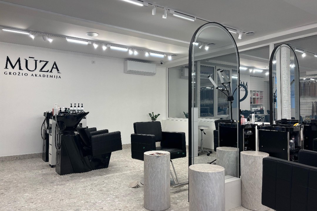 Nagų meistrė Katerina, Justiniškes, Vilnius