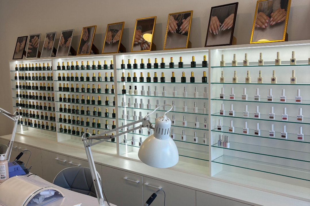 Nail 1 Val & AVA Beauty, Žaliasis tiltas, Vilnius