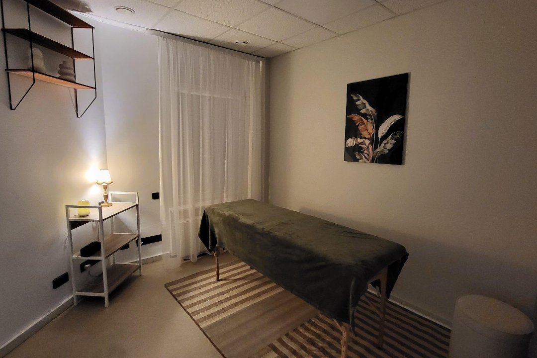 Sportinis / giliųjų audinių masažas Kaune, Dainava, Kaunas