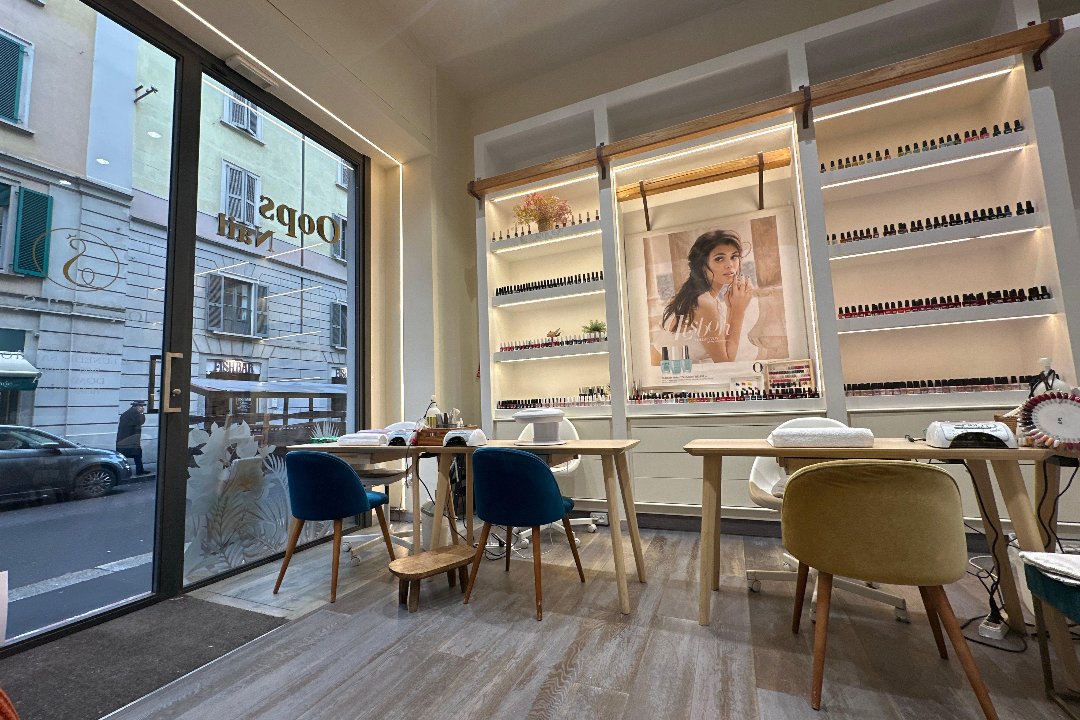 oops Nail Spa, Moscova, Milano