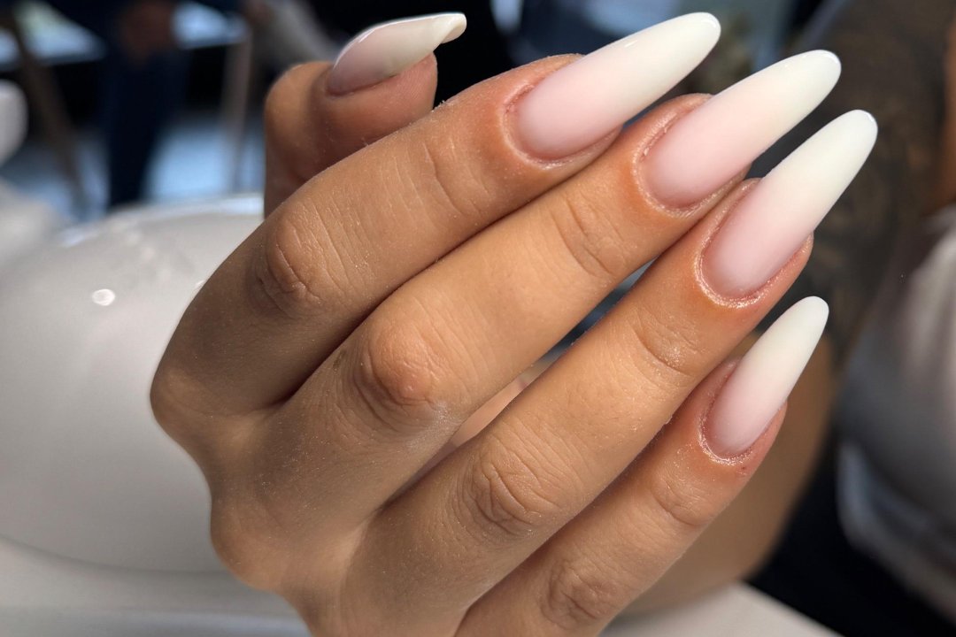 Corio Aurora Nails c/o New Concept Tattoo, Legnano, Lombardia