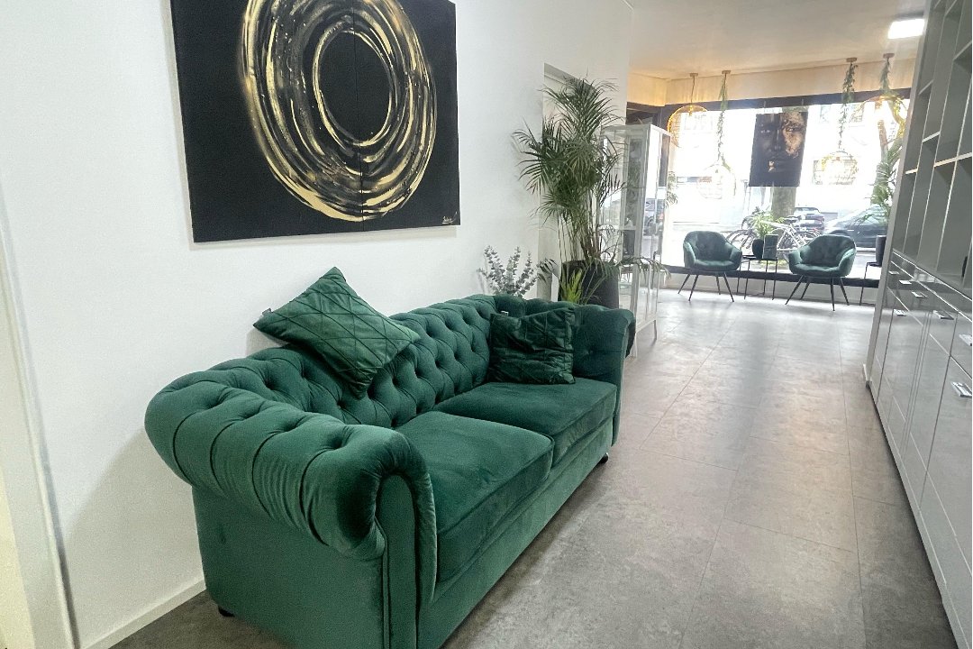 Anjelika PMU, Kirchplatz, Düsseldorf