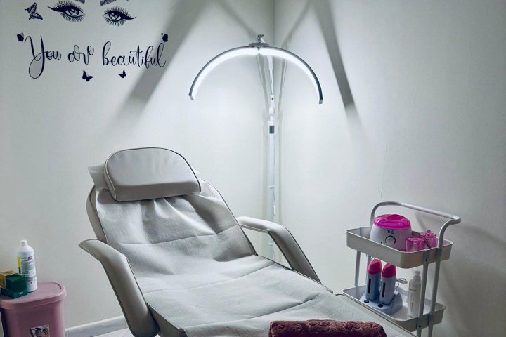 AC Permanent Make Up & Beauty - Onglerie Latina - Photo de galerie - OneBooking