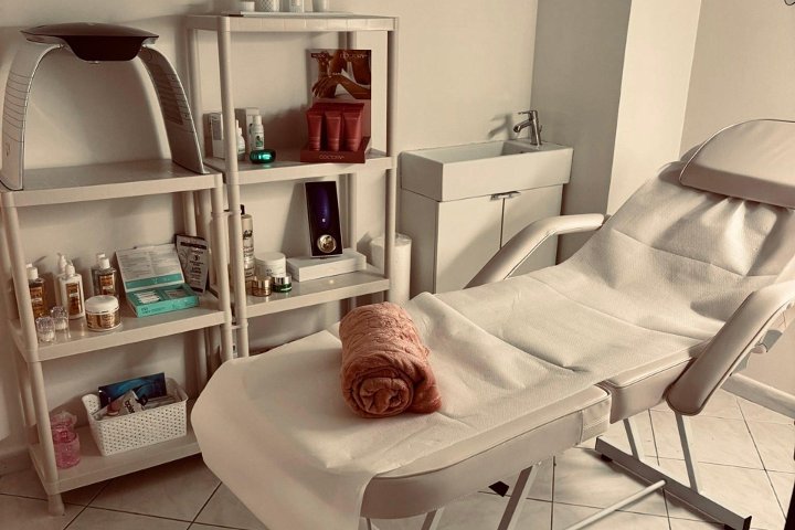 AC Permanent Make Up & Beauty - Onglerie Latina - Photo de galerie - OneBooking