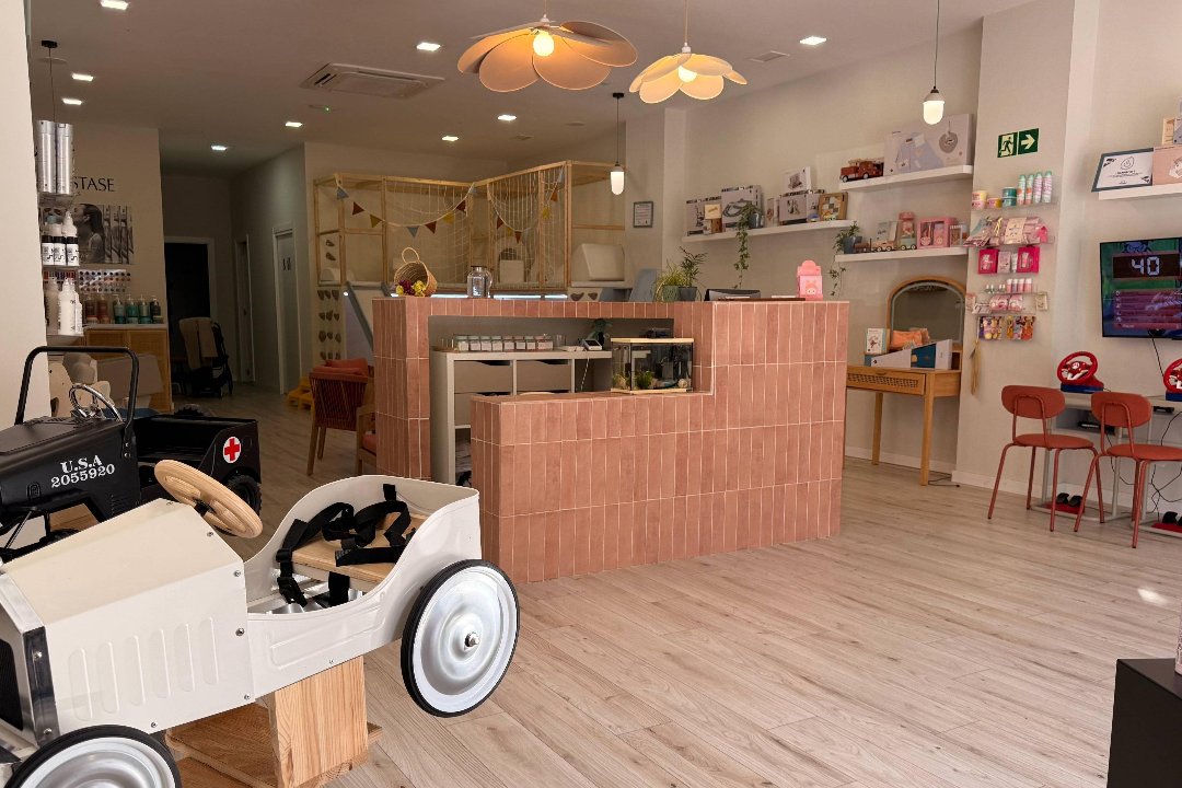 TURURÚ Peluquería, Aiora, Valencia