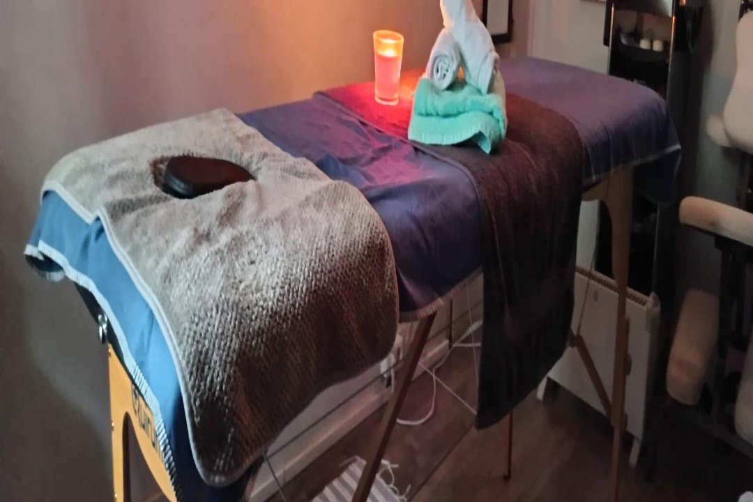 Jan Jaquobe Massagens & Tatuagens, Penha de França, Lisboa