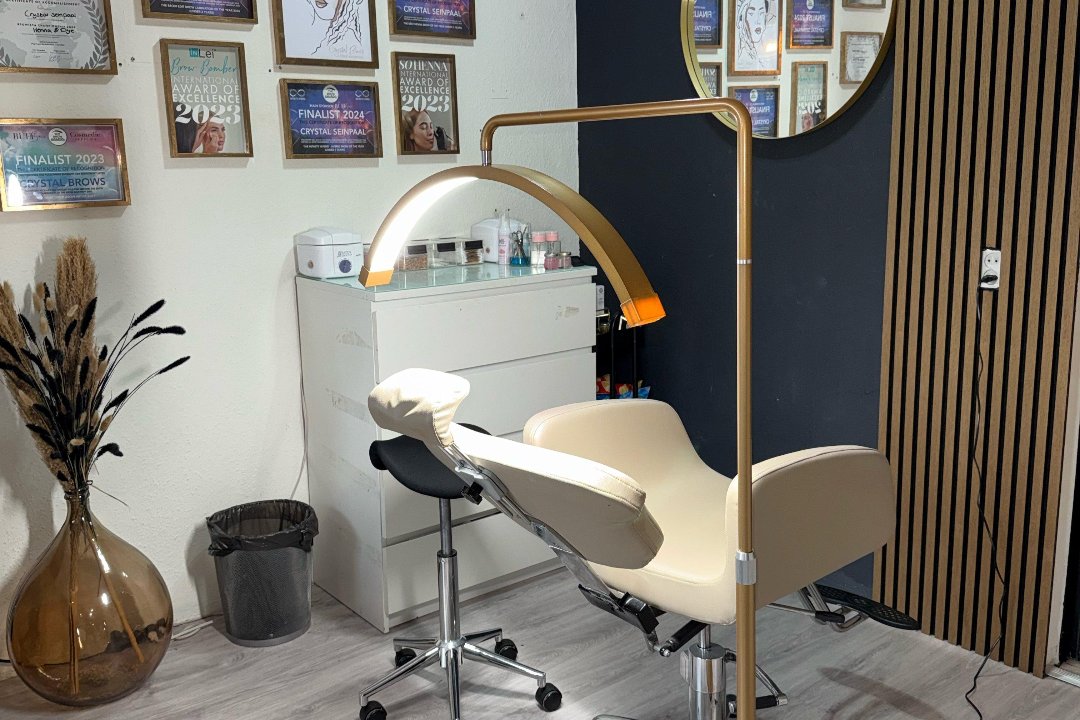 Crystal Brows, Bergse Dorpsstraat, Rotterdam