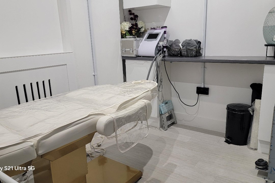 Qti Beauty, Old Ford, London