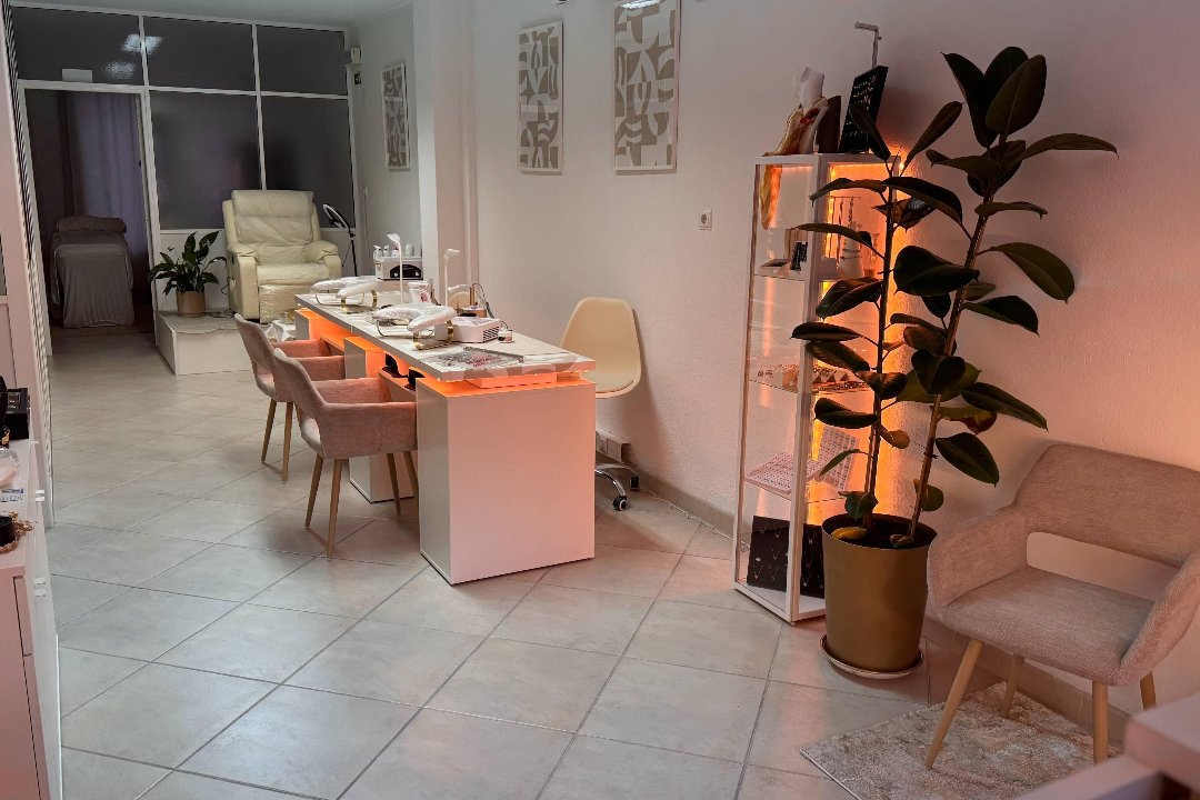 Studio Marin, Loures