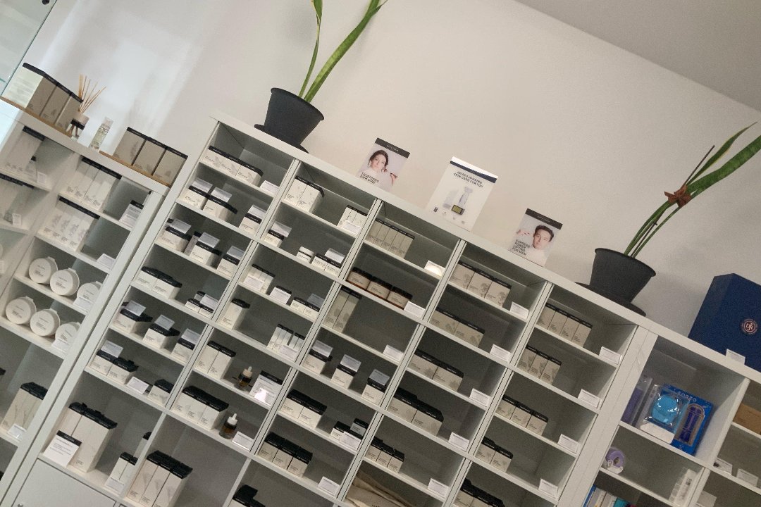 TCM-Kosmetik, Team Dr. Joseph, Schwanthalerhöhe, München
