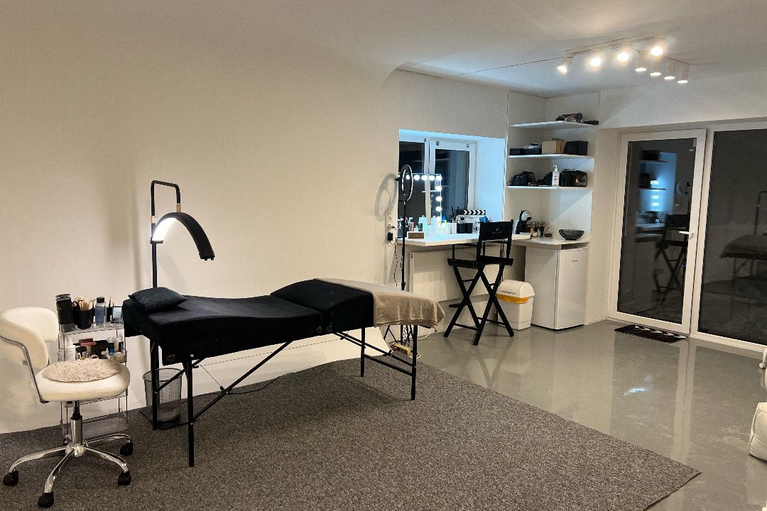 Julia Beauty, Vilkpede, Vilnius