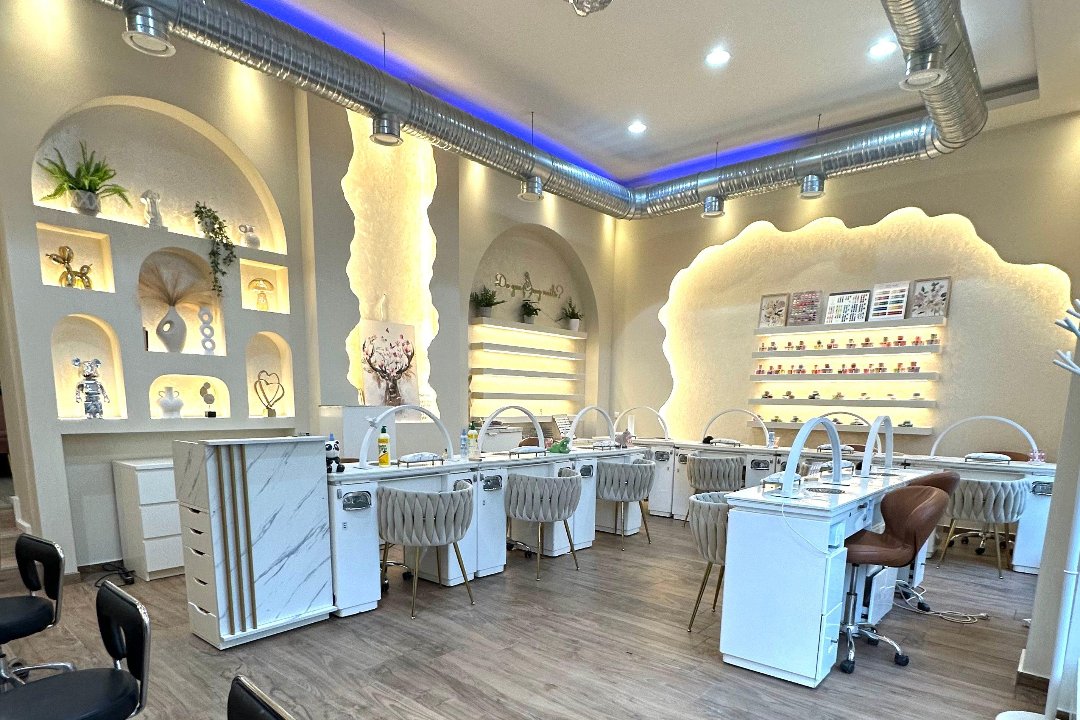 GOLD NAILS (Münchner Freiheit), Schwabing, München