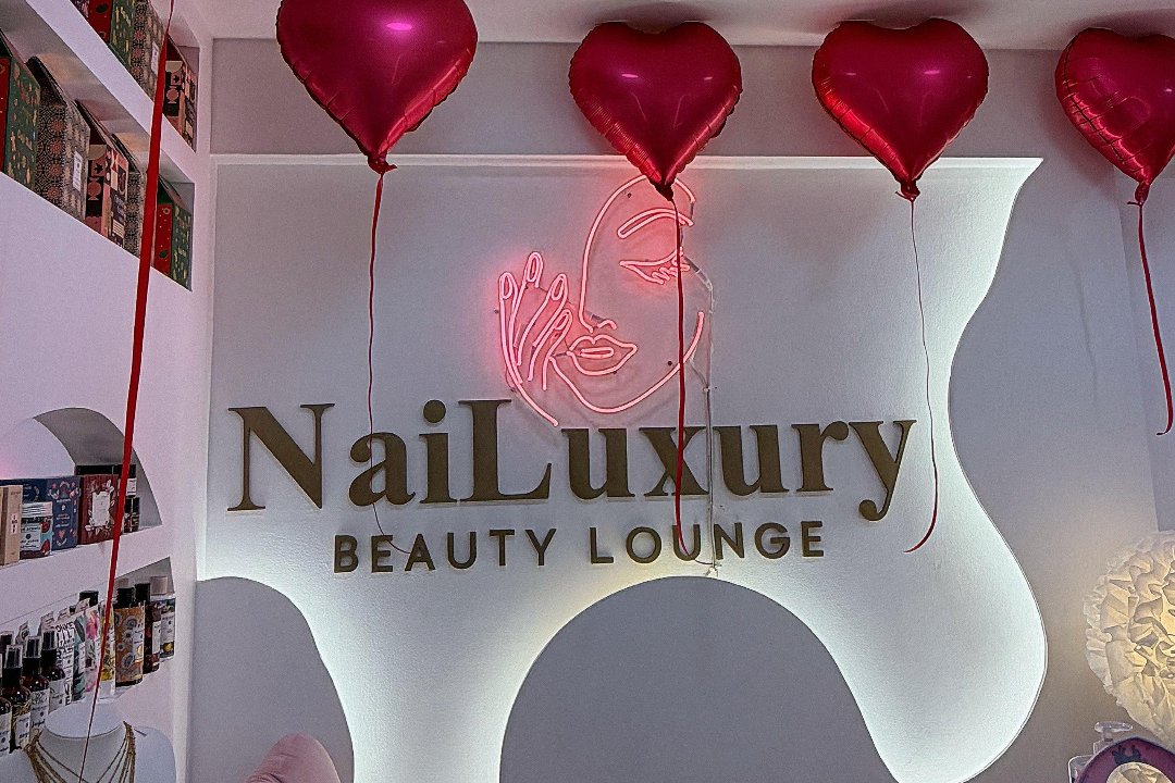 NaiLuxury Beauty Lounge, Kentro Athinas, Αθήνα