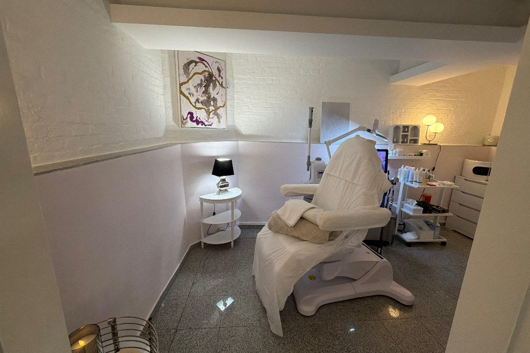 MG Esthetic | Kosmetik | Gesichtsbehandlung, Reinbek